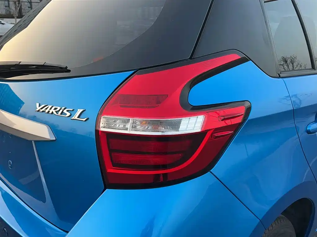 Toyota Yaris L 2018 — фото 24