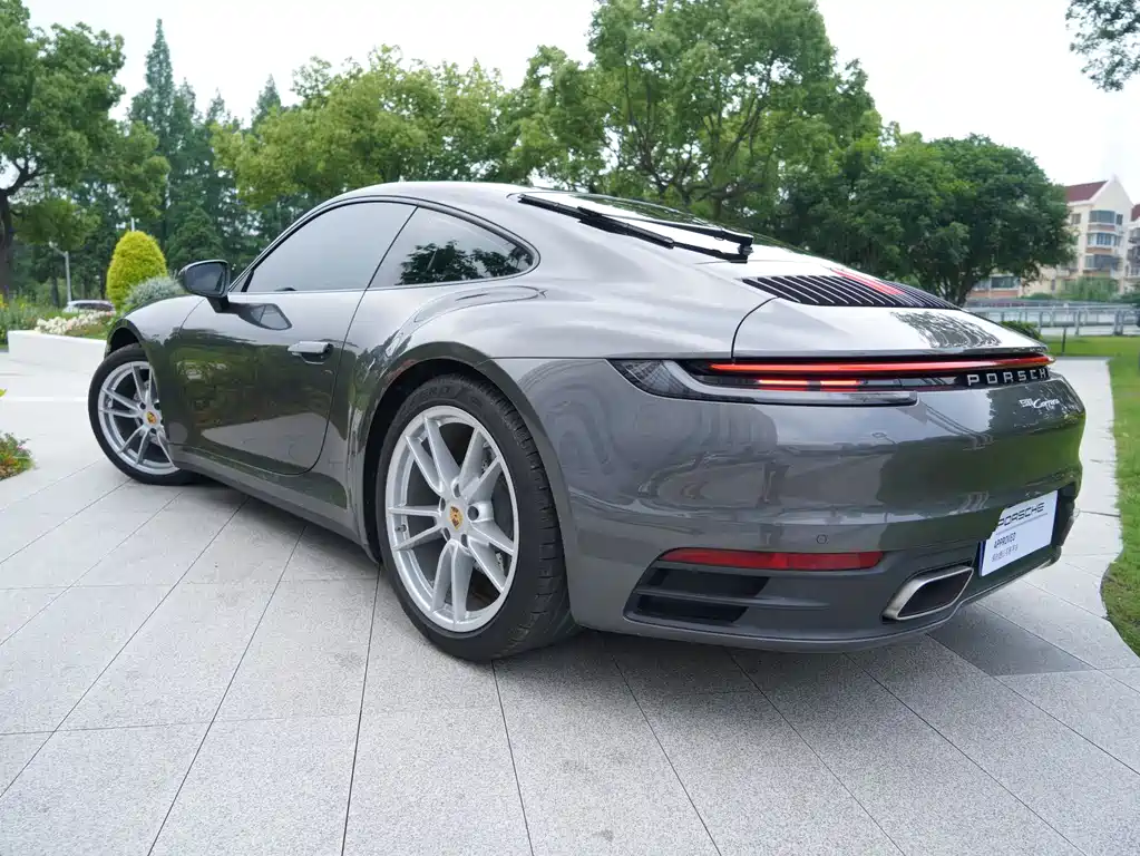Porsche 911 2020 — фото 9