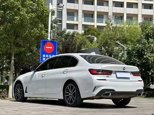 BMW 3 Series 2021