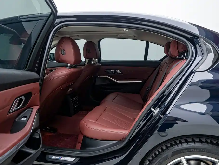 BMW 3 Series 2023 — фото 15
