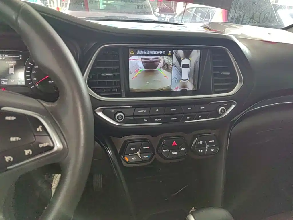 GAC Trumpchi GS4 2017 — фото 13