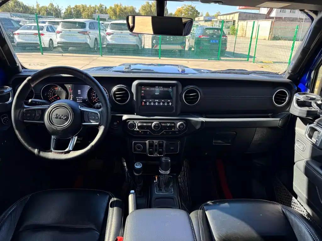 Jeep Wrangler 2020 — фото 16