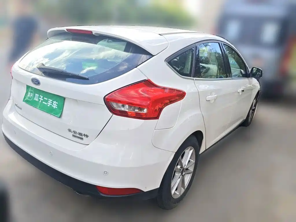 Ford Focus 2015 — фото 4