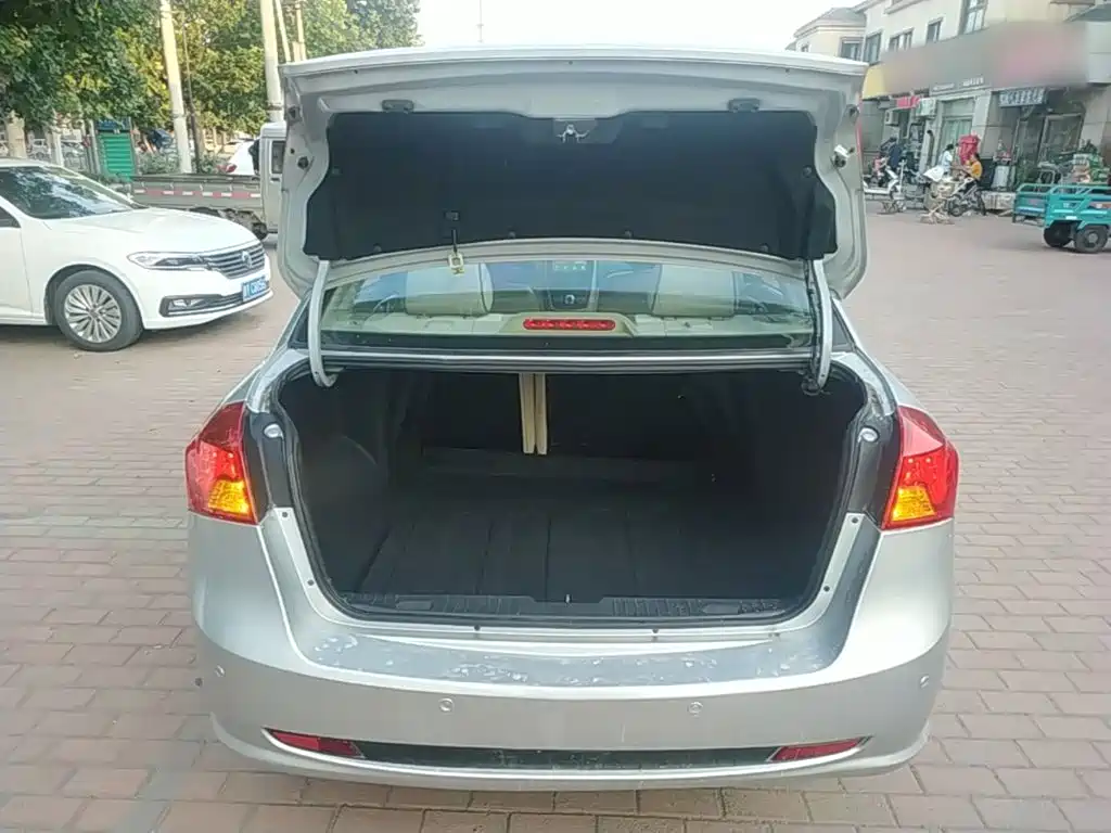 Buick Excelle 2015 — фото 19
