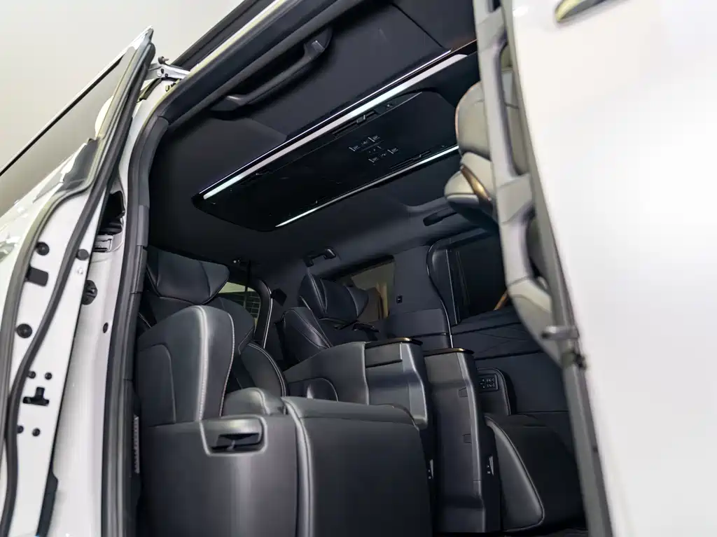 Toyota Alphard 2025 — фото 12