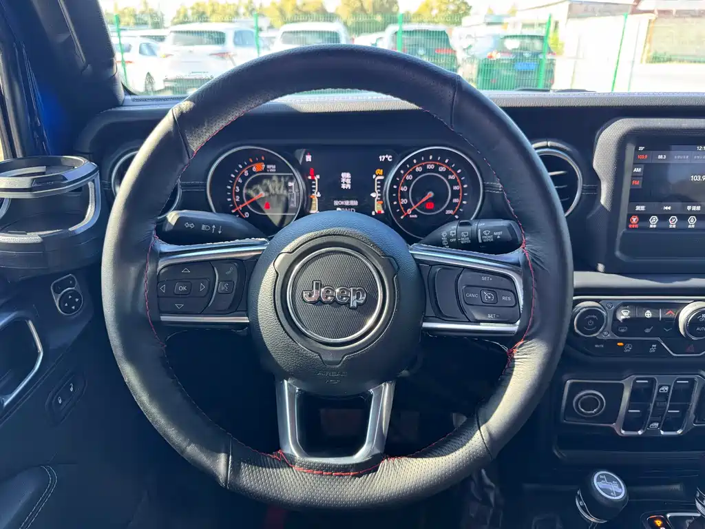 Jeep Wrangler 2020 — фото 18