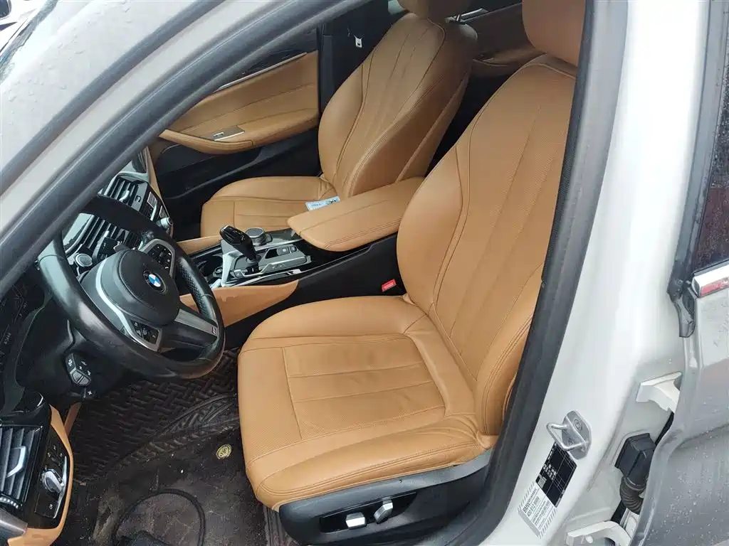 BMW 5 Series 2020 — фото 15