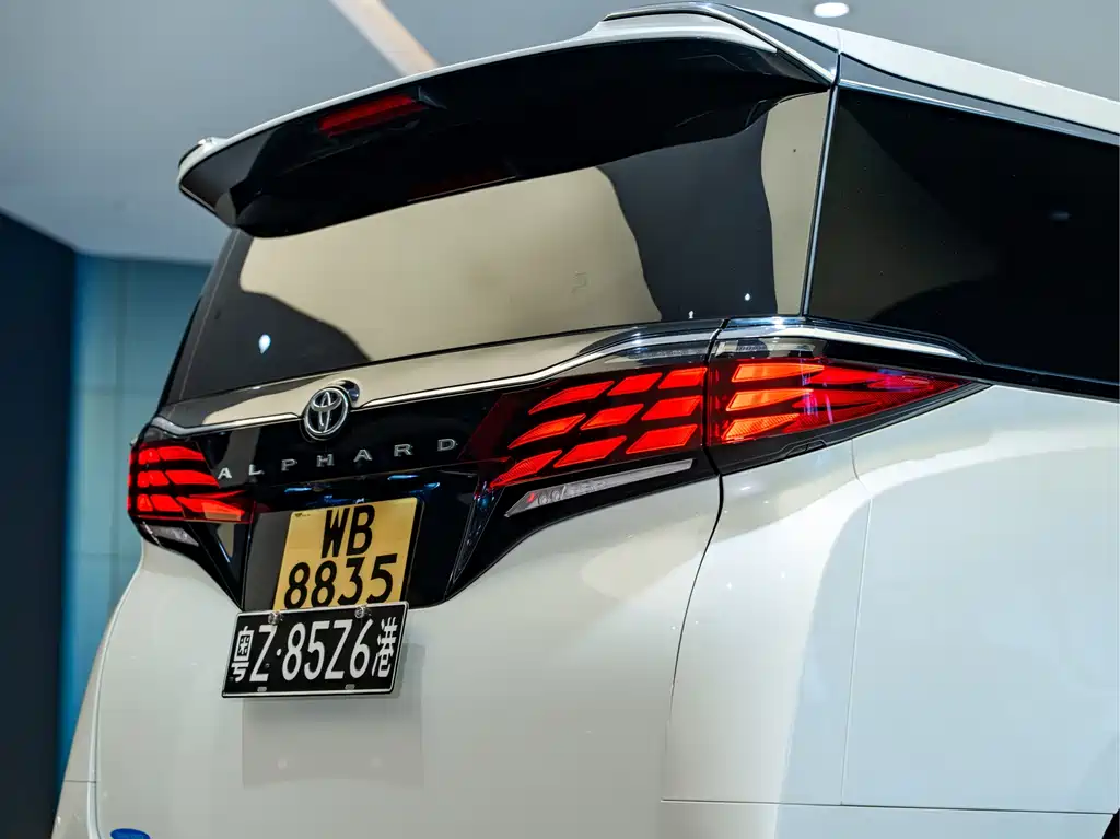 Toyota Alphard 2025 — фото 9