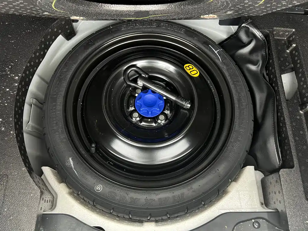 Toyota Yaris L 2021 — фото 16