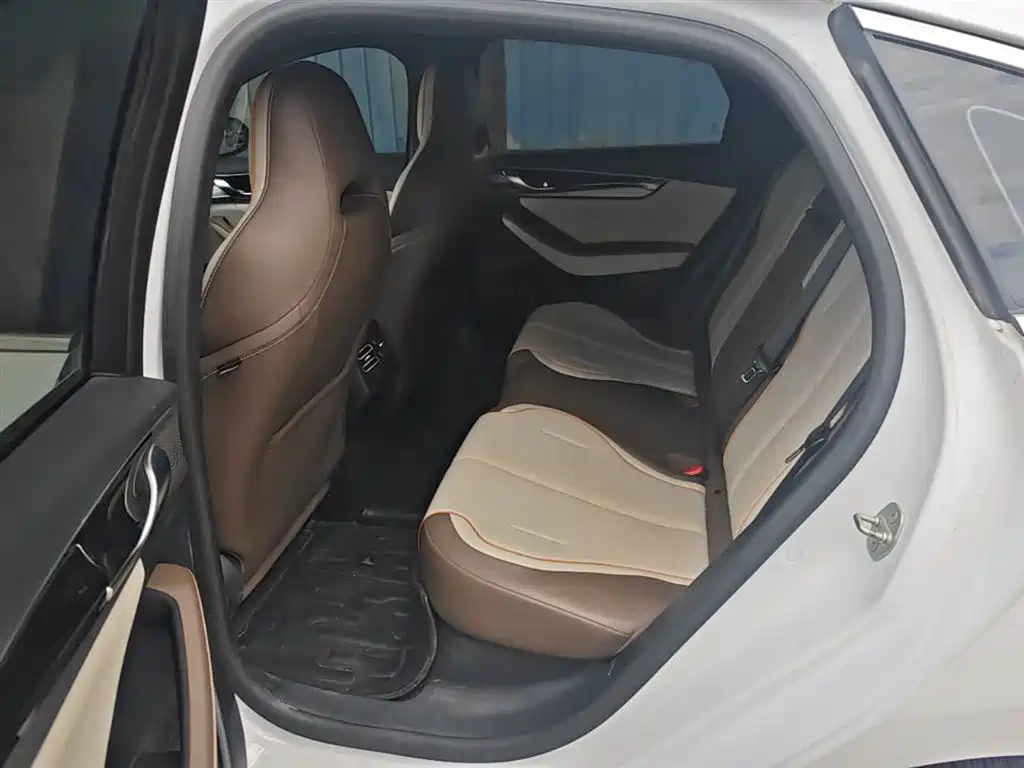 BYD Qin PLUS 2023 — фото 17