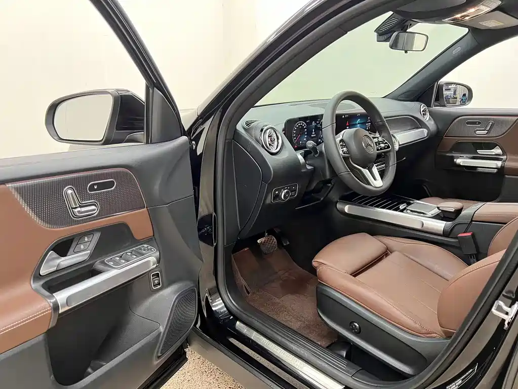 Mercedes-Benz GLB 2023 — фото 12