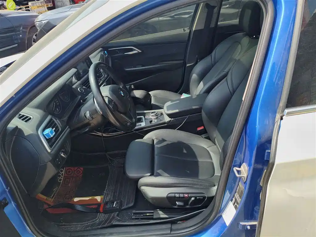 BMW 1 Series 2017 — фото 15