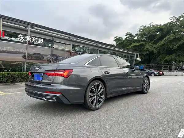 Audi A6L 2022