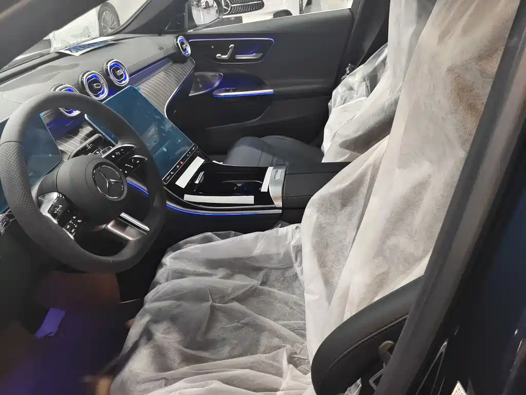 Mercedes-Benz C-Class 2025