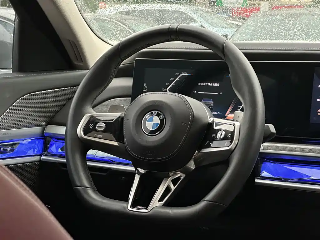 BMW 7 Series 2024 — фото 10
