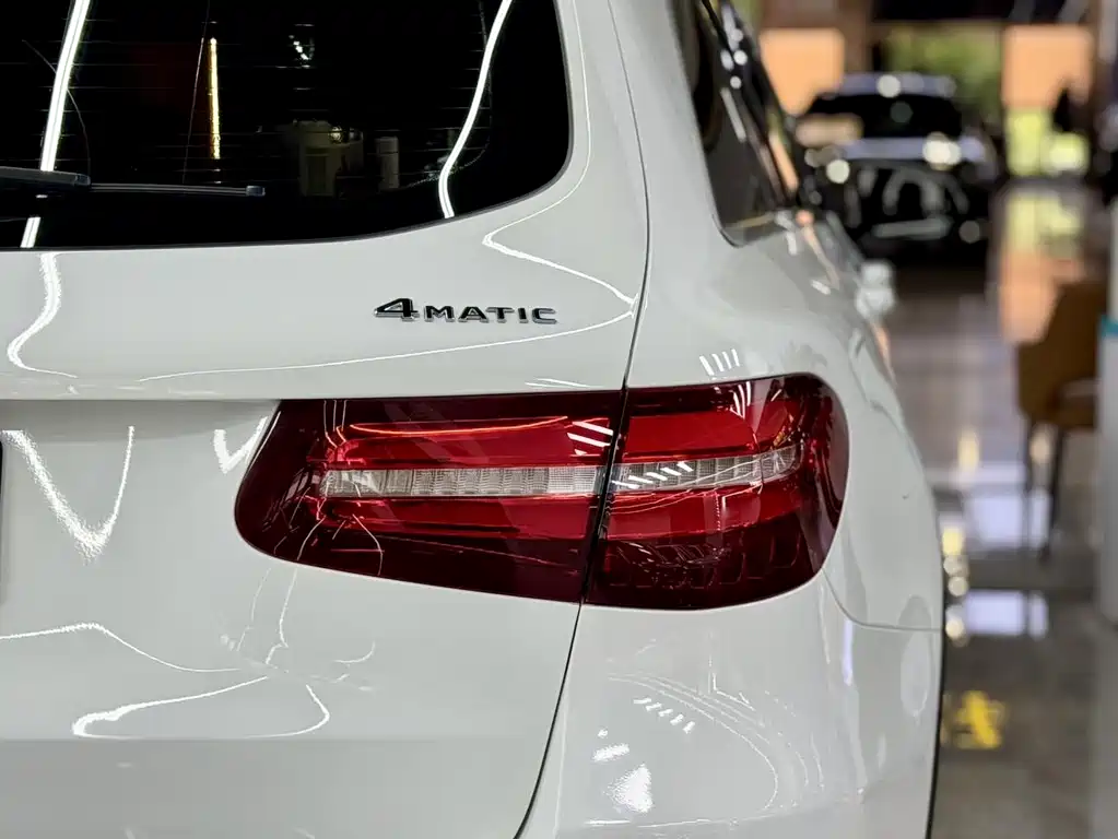 Mercedes-Benz GLC 2016 — фото 13