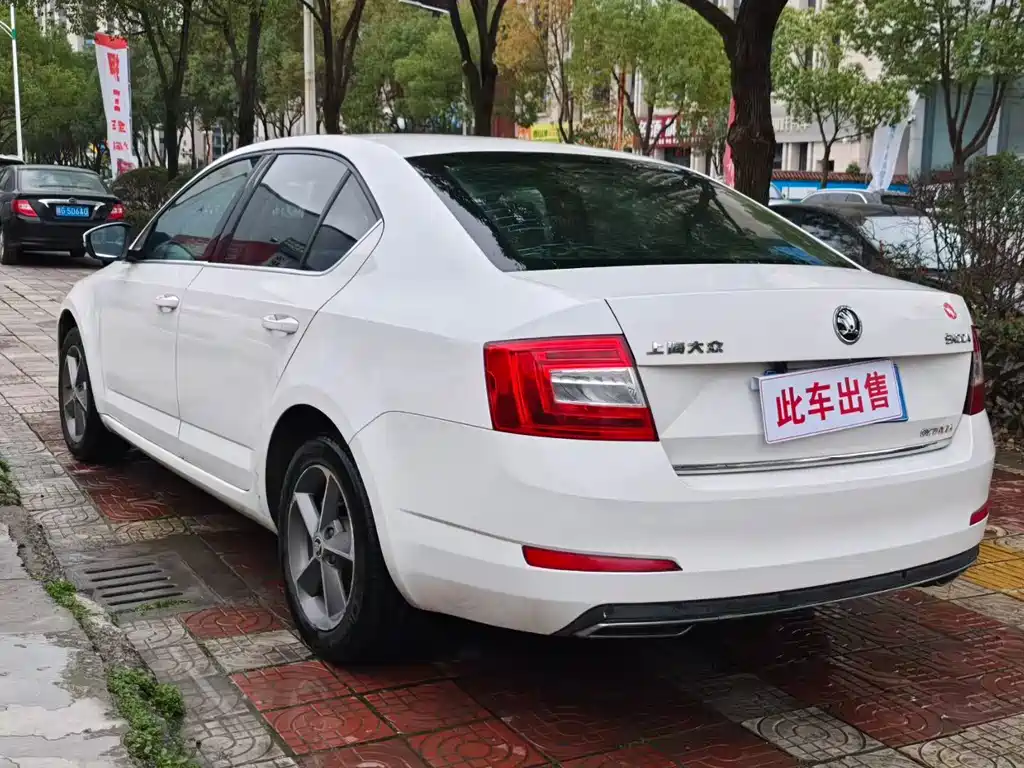 Skoda Octavia 2016 — фото 9