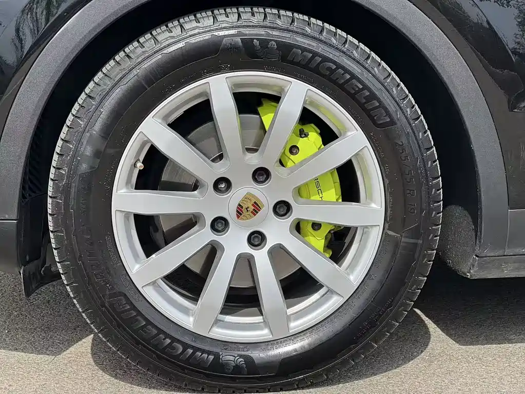Porsche Cayenne Hybrid 2019 — фото 18
