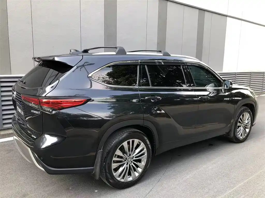 Toyota Highlander 2022 — фото 16