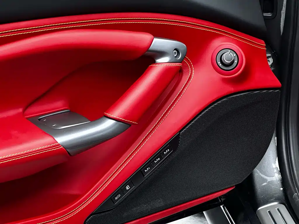Ferrari F8 2022 — фото 17
