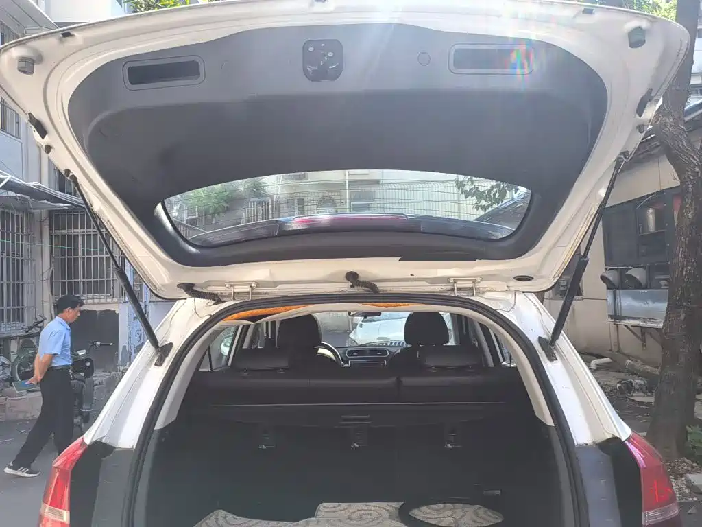 Haval H2 2015 — фото 15