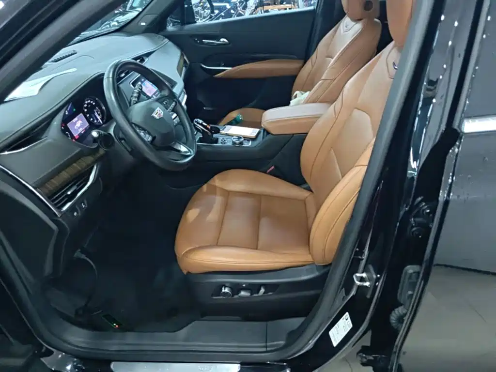 Cadillac XT4 2022 — фото 15