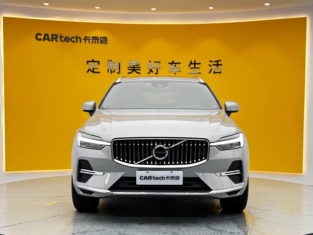 Volvo XC60 2022 — фото 2