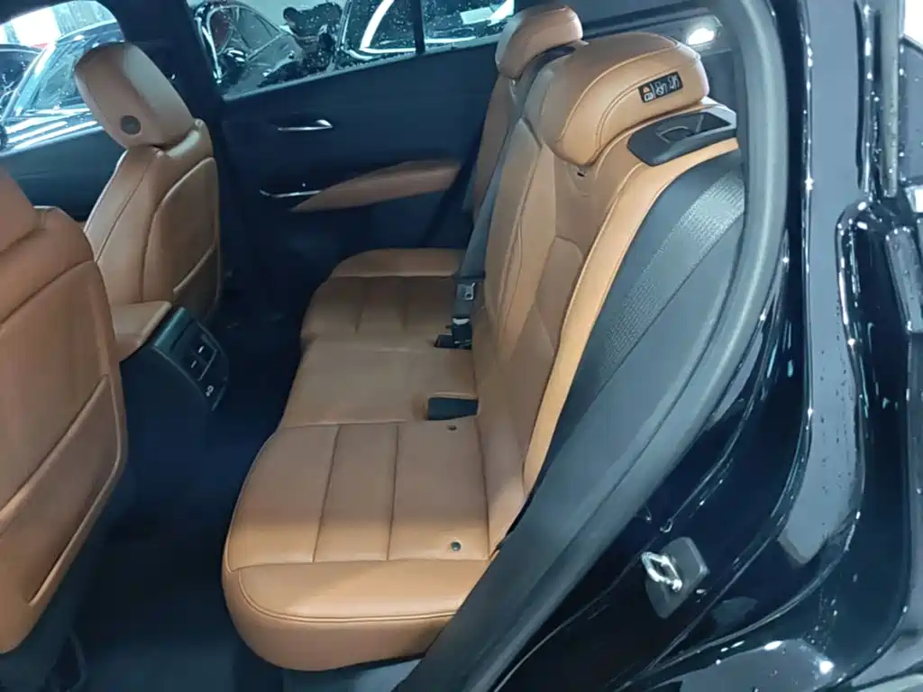 Cadillac XT4 2022 — фото 17