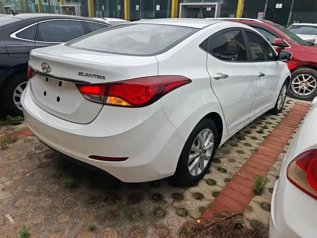 Hyundai Elantra Langdong 2017 — фото 7