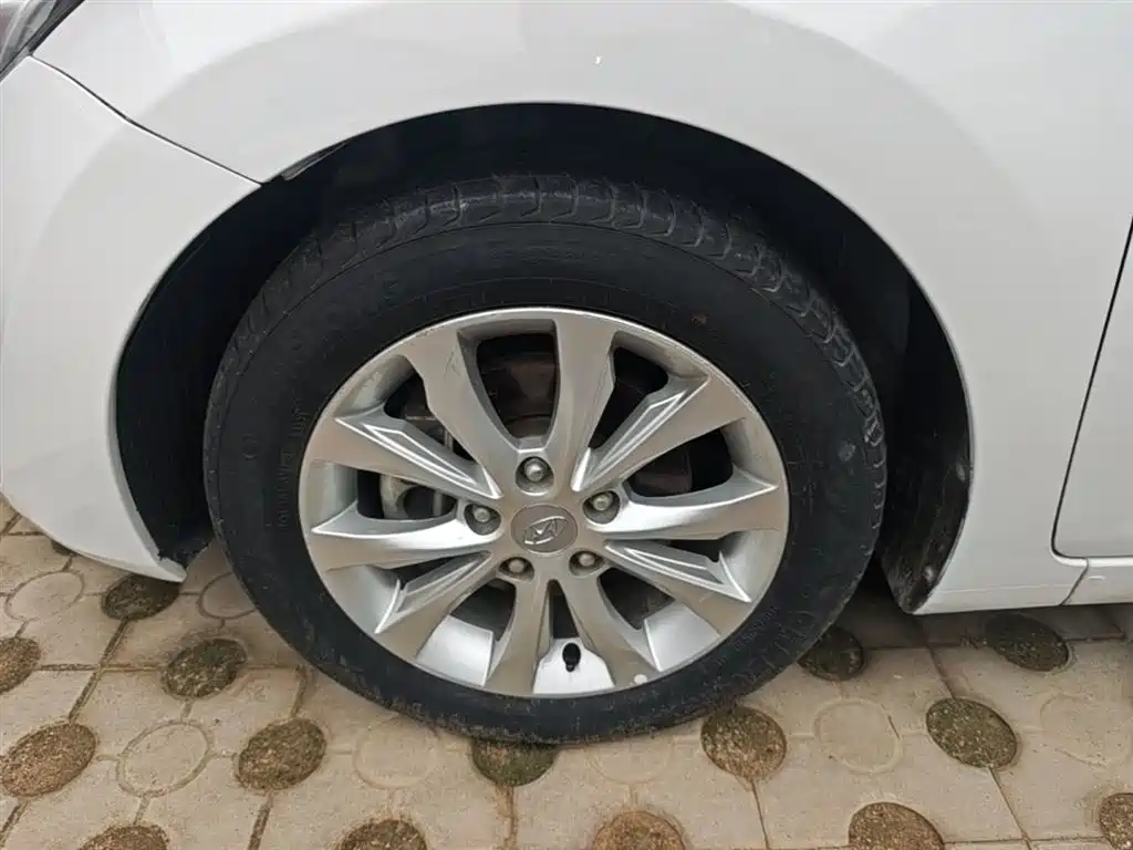 Hyundai Elantra Langdong 2017 — фото 23
