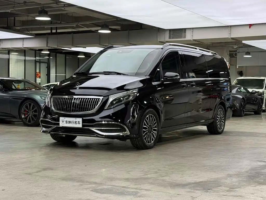 Mercedes-Benz V-Class 2018 — фото 1