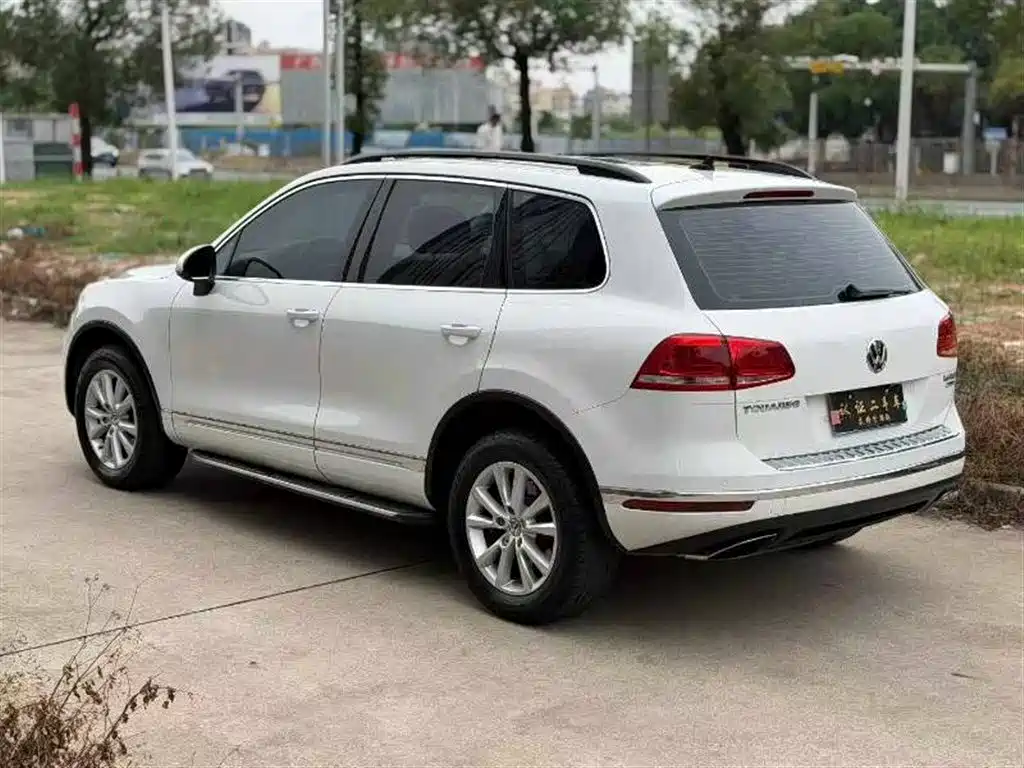 Volkswagen Touareg 2017 — фото 9