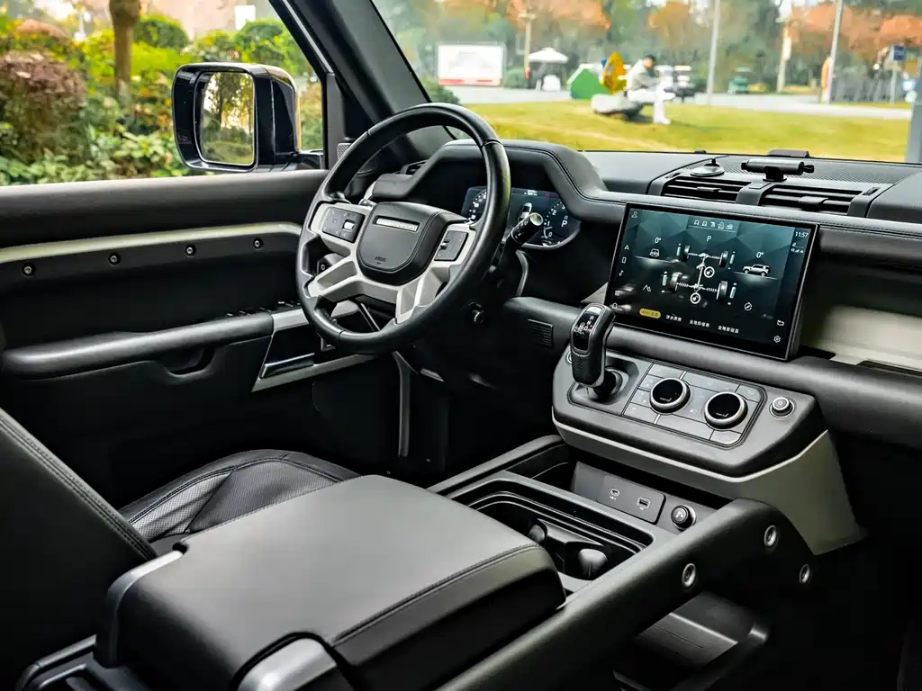 Land Rover Defender 2022 — фото 6