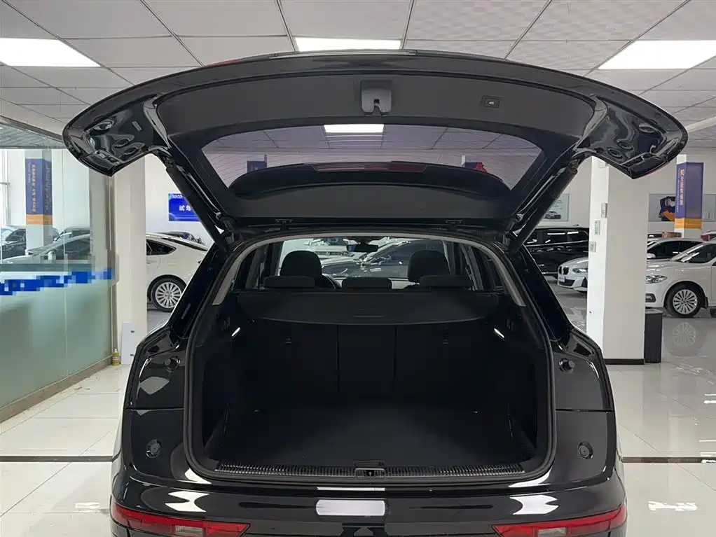 Audi Q5L 2018 — фото 17