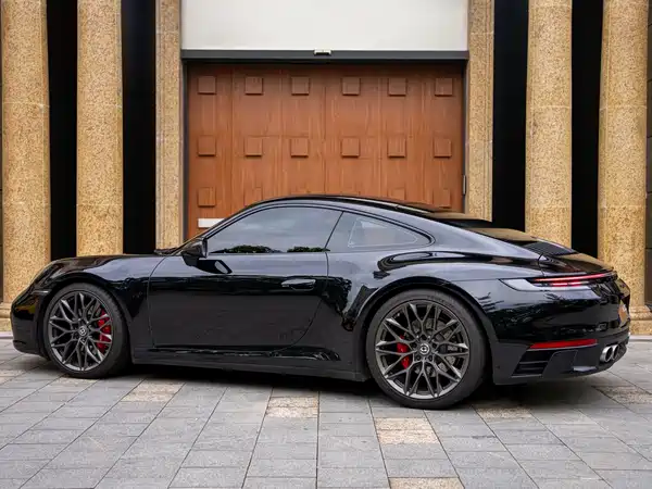 Porsche 911 2023