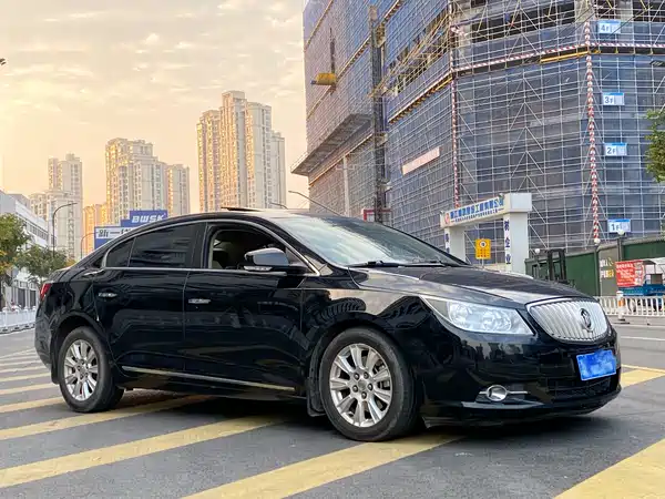 Buick LaCrosse 2011