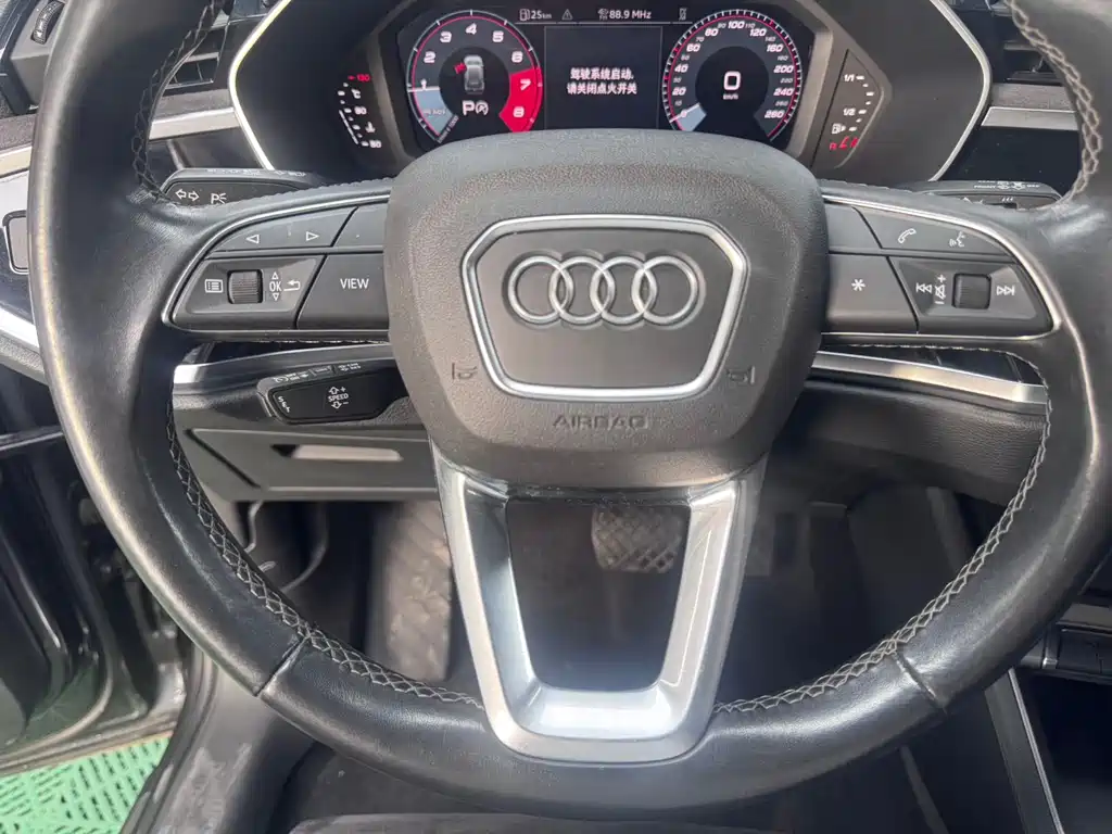 Audi Q3 2023 — фото 18