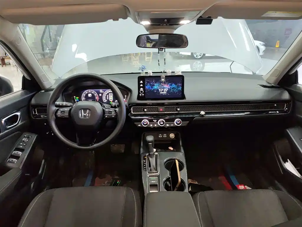 Honda Civic 2025 — фото 10