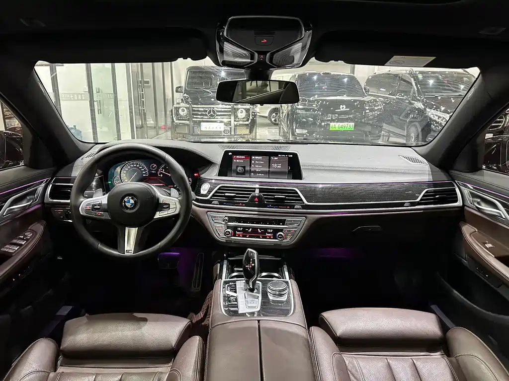 BMW 7 Series 2018 — фото 15