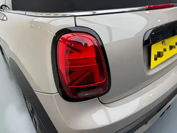 MINI MINI 2023