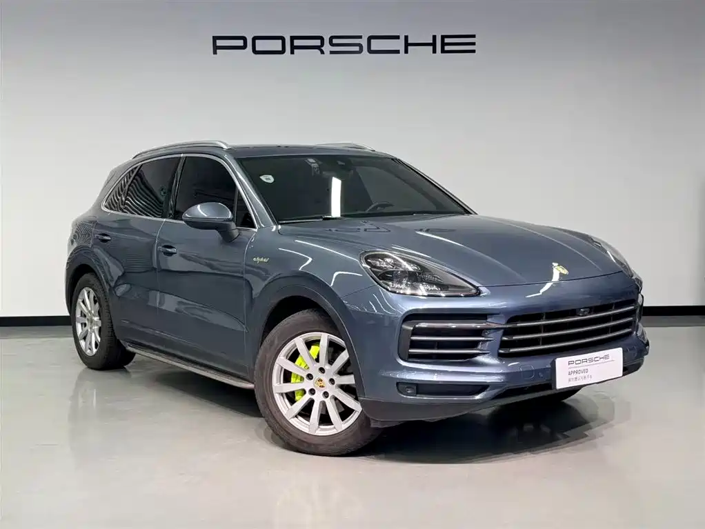 Porsche Cayenne New Energy 2019 — фото 1