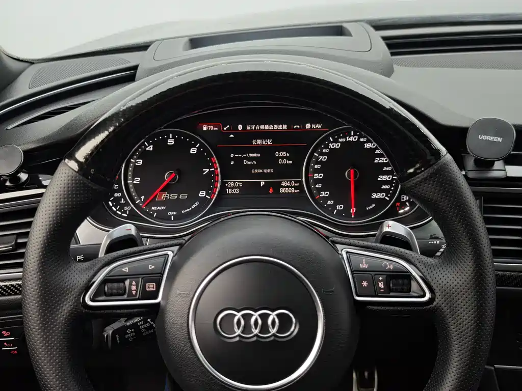 Audi RS 6 2017 — фото 12