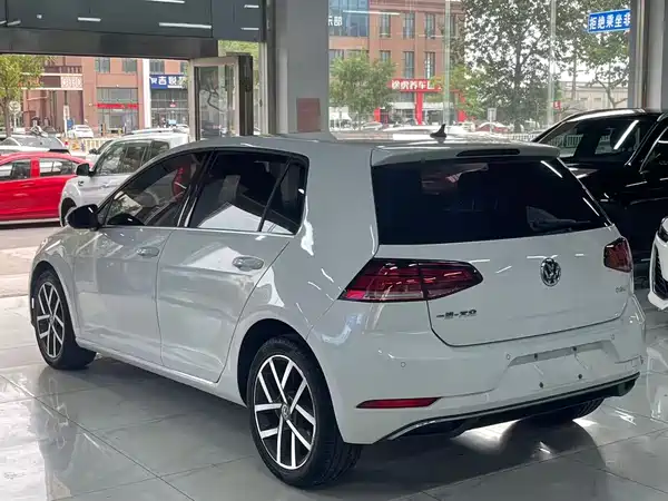 Volkswagen Golf 2020