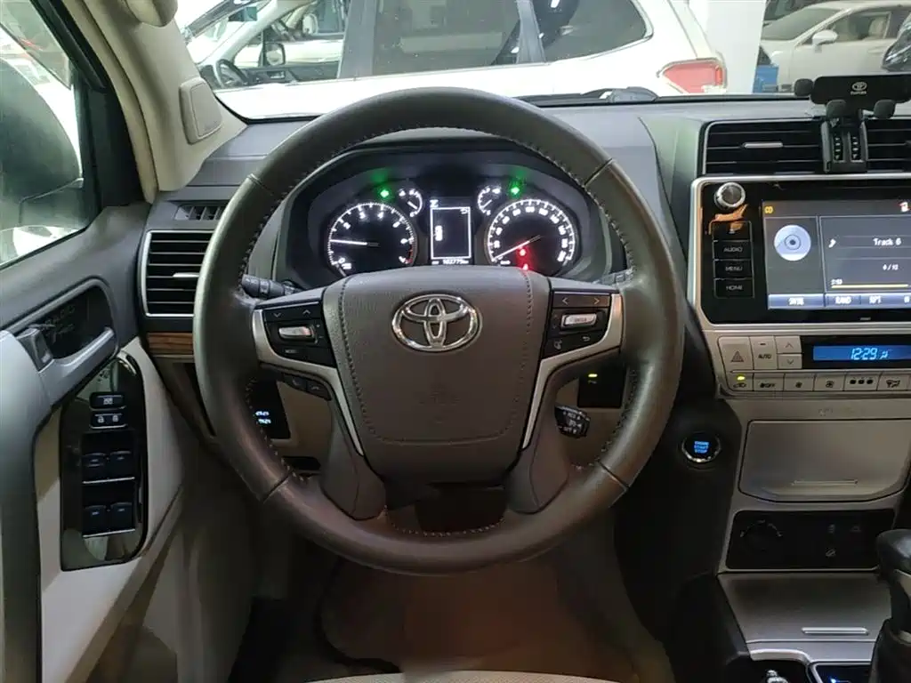 Toyota Prado 2018 — фото 11