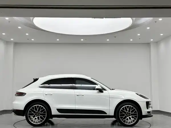 Porsche Macan 2021