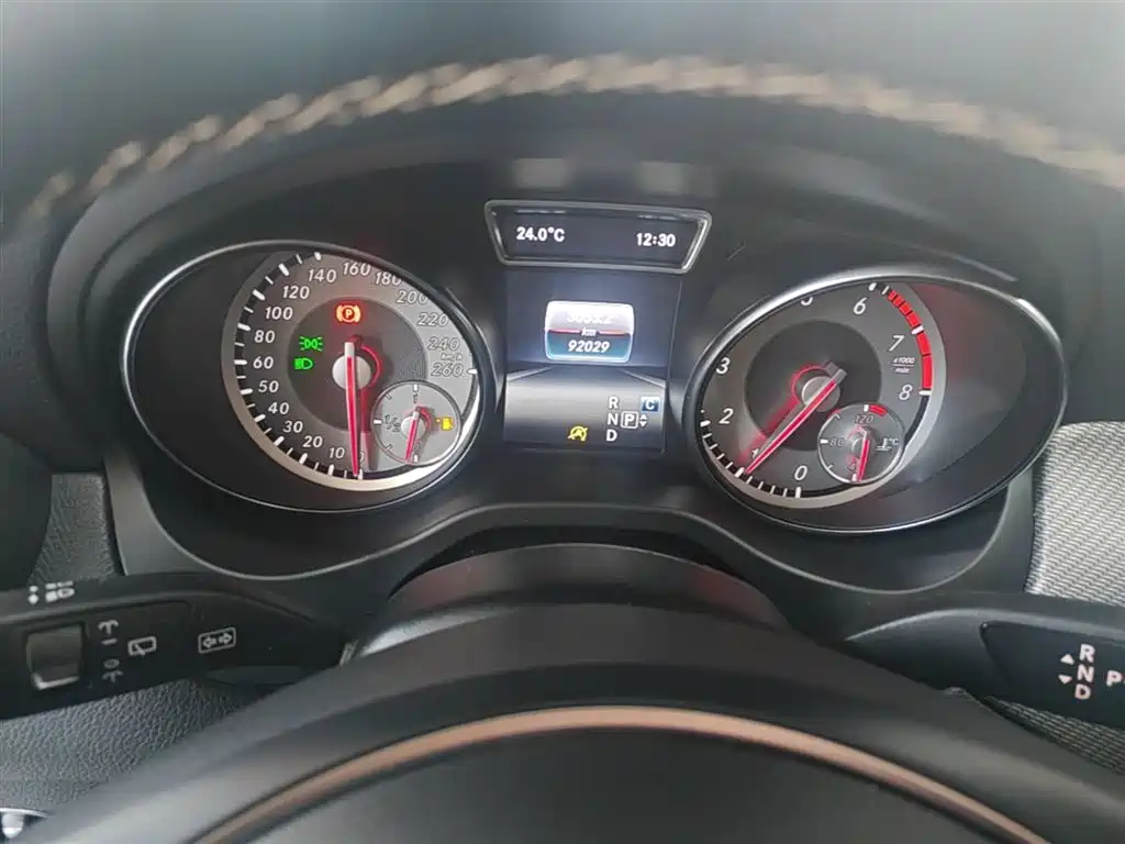 Mercedes-Benz GLA 2016 — фото 12