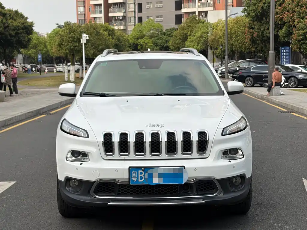 Jeep Cherokee 2014 — фото 2