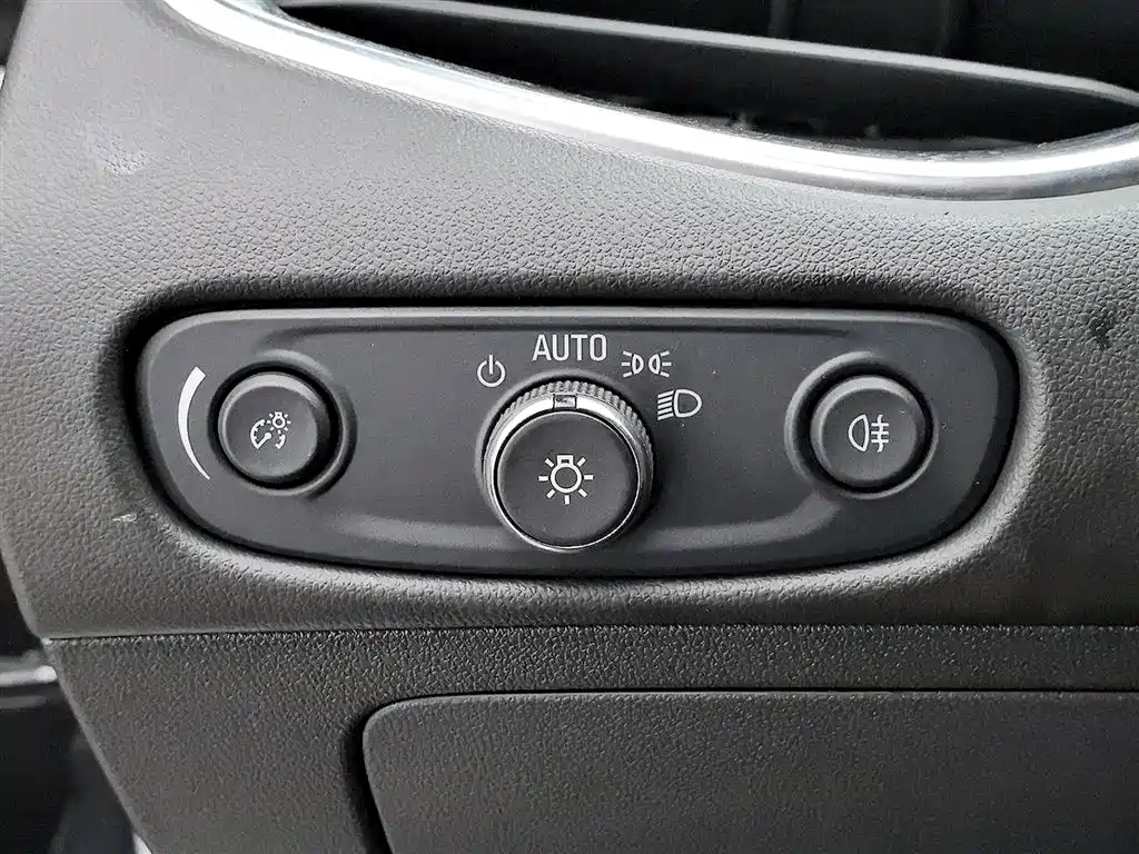 Chevrolet Malibu XL 2017 — фото 21