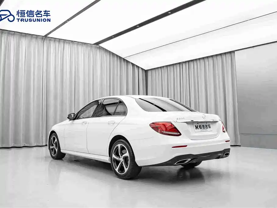 Mercedes-Benz E-Class 2017 — фото 7