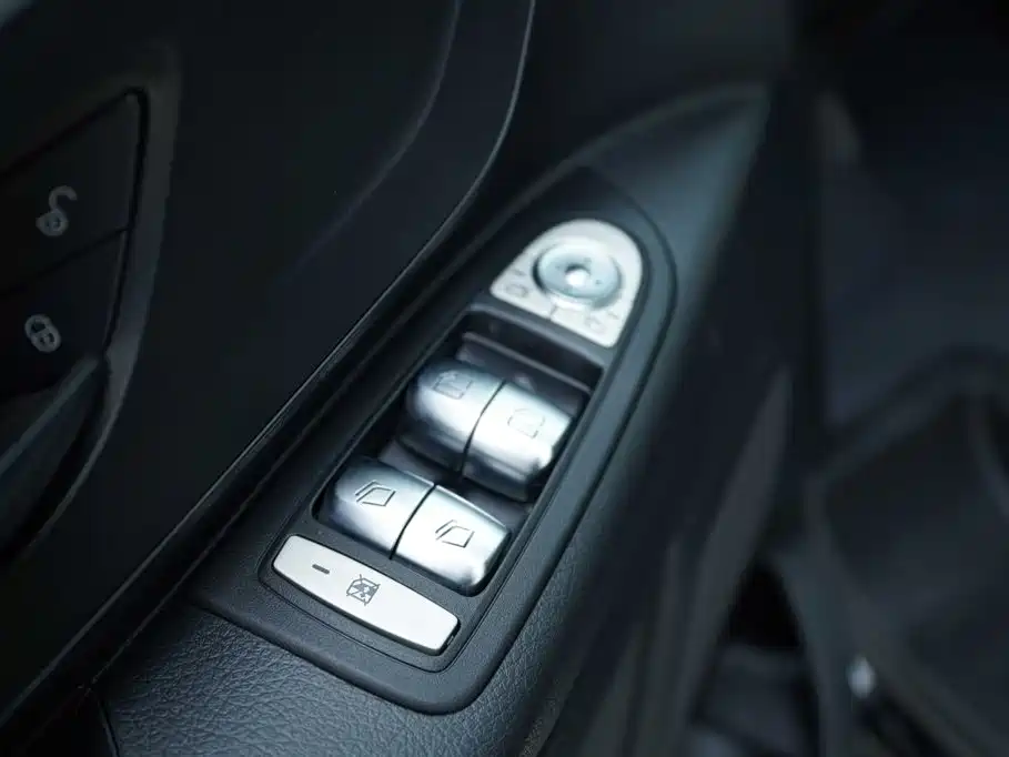 Mercedes-Benz Vito 2022 — фото 10